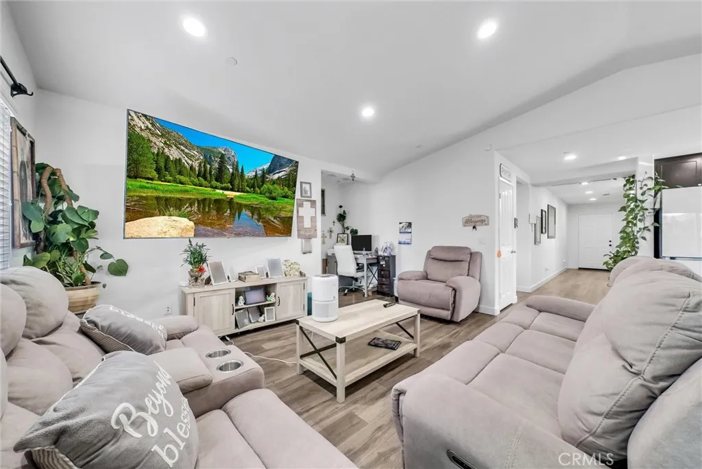 29427 Linden, Lake Elsinore, California 92530 home-pic-12
