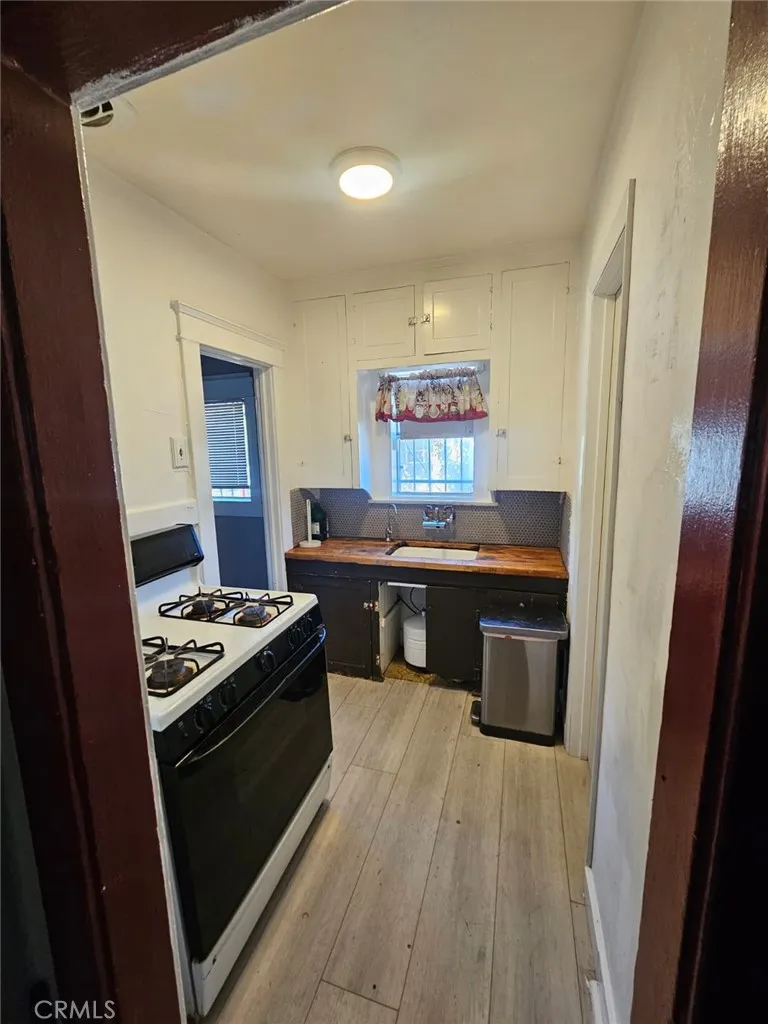 1032 N J St., San Bernardino, California 92411 home-pic-3