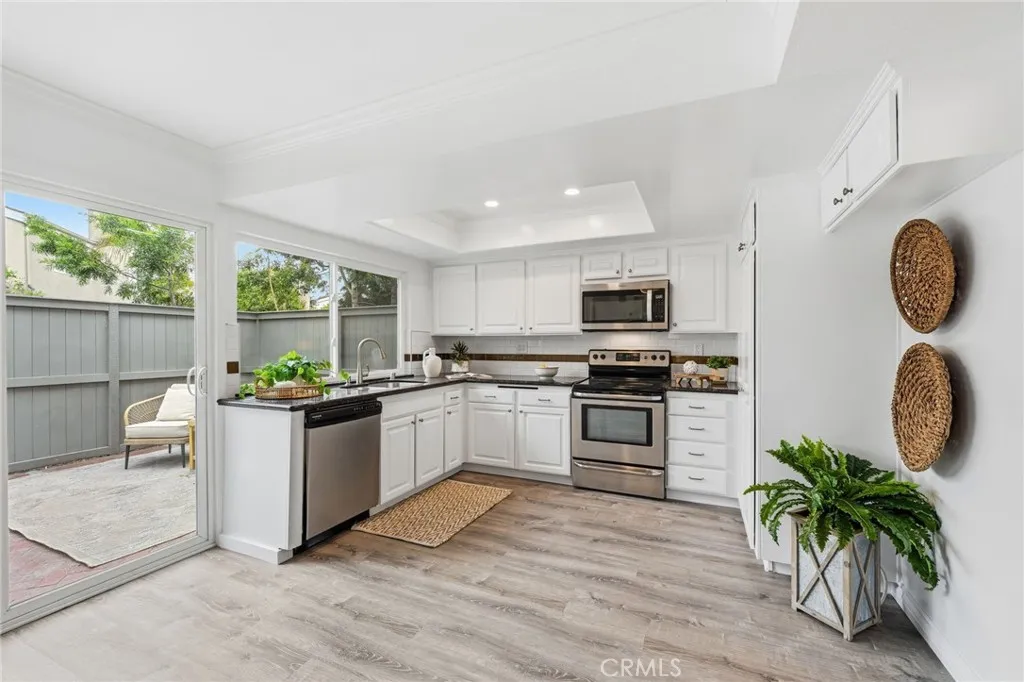 19701 Seacliff Lane, Huntington Beach, California 92648 home-pic-11