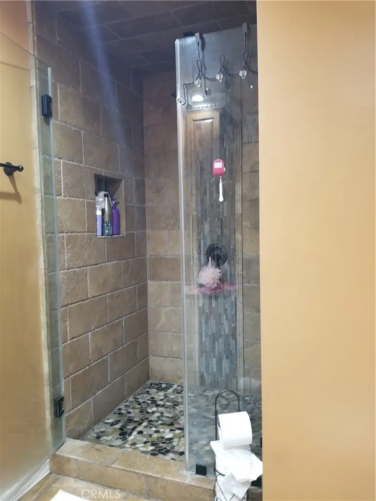 145 W 66th Street, Los Angeles, California 90003 home-pic-8