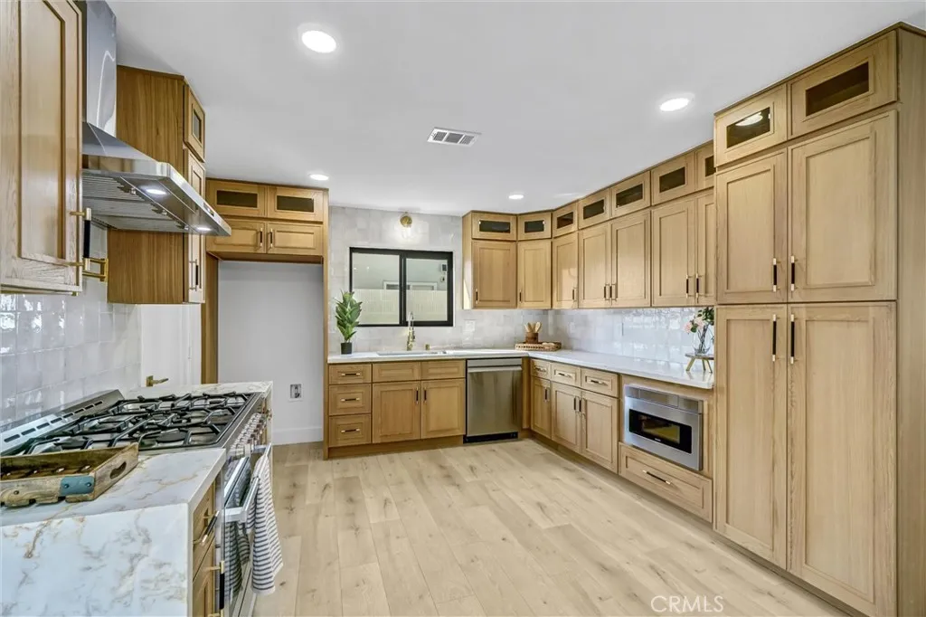 6032 Vane Circle, Huntington Beach, California 92647 home-pic-2