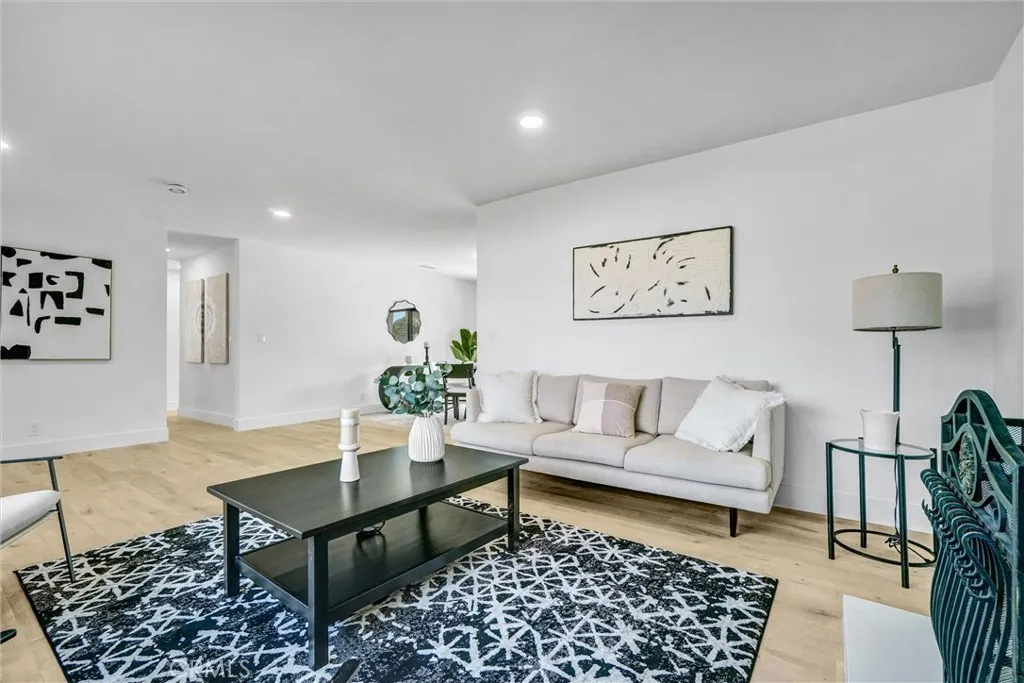6032 Vane Circle, Huntington Beach, California 92647 home-pic-13