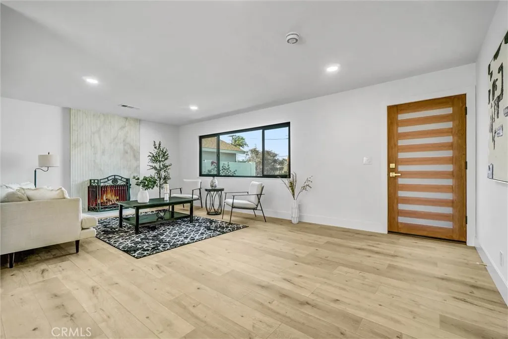 6032 Vane Circle, Huntington Beach, California 92647 home-pic-8