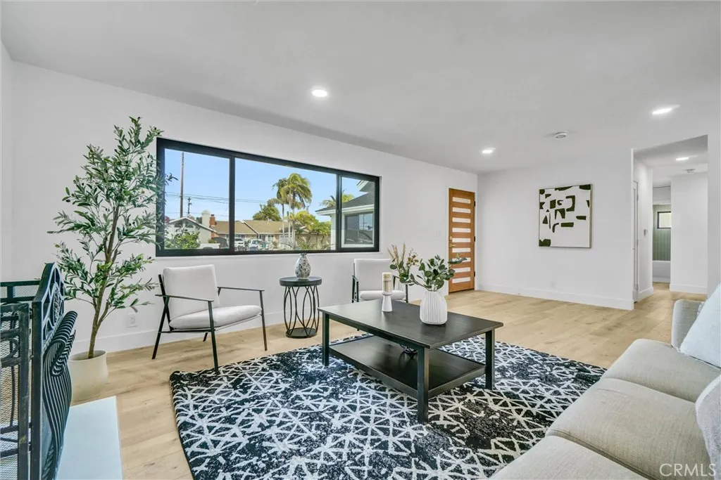 6032 Vane Circle, Huntington Beach, California 92647 home-pic-12