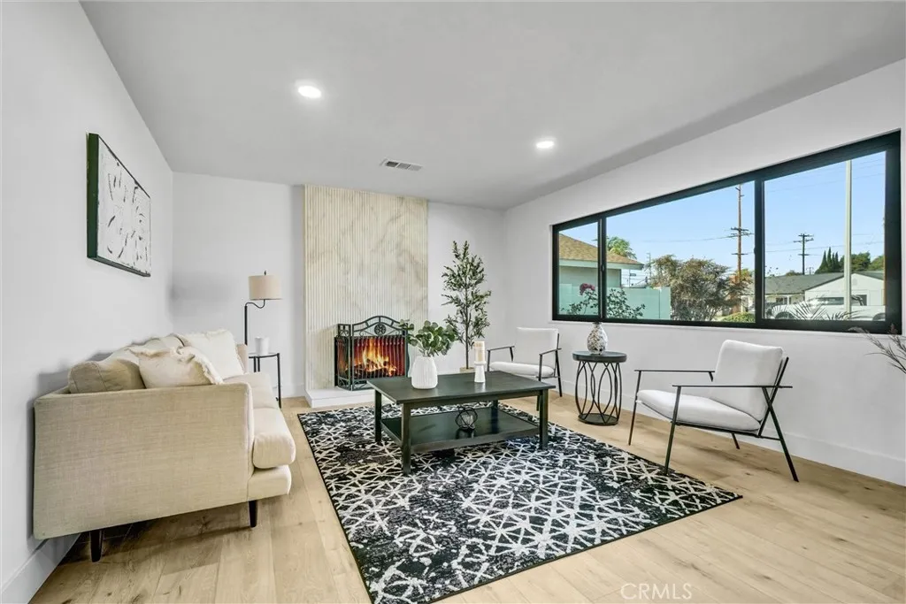 6032 Vane Circle, Huntington Beach, California 92647 home-pic-11