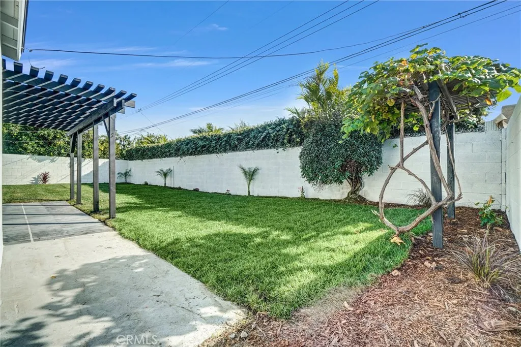 6032 Vane Circle, Huntington Beach, California 92647 home-pic-35