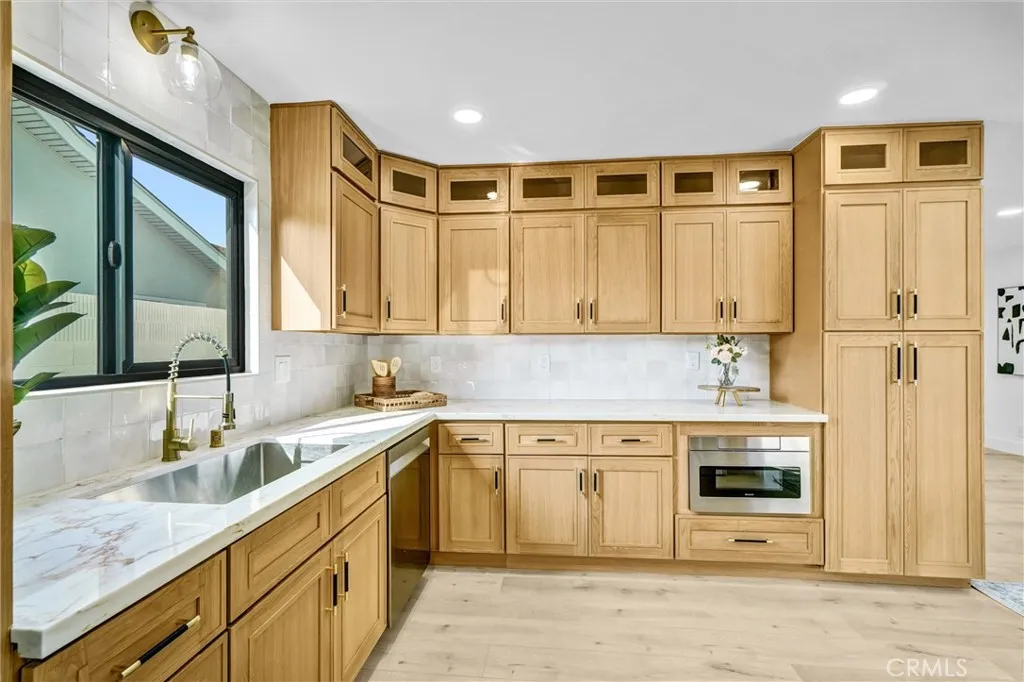 6032 Vane Circle, Huntington Beach, California 92647 home-pic-5