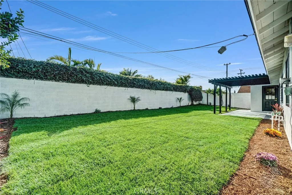 6032 Vane Circle, Huntington Beach, California 92647 home-pic-37