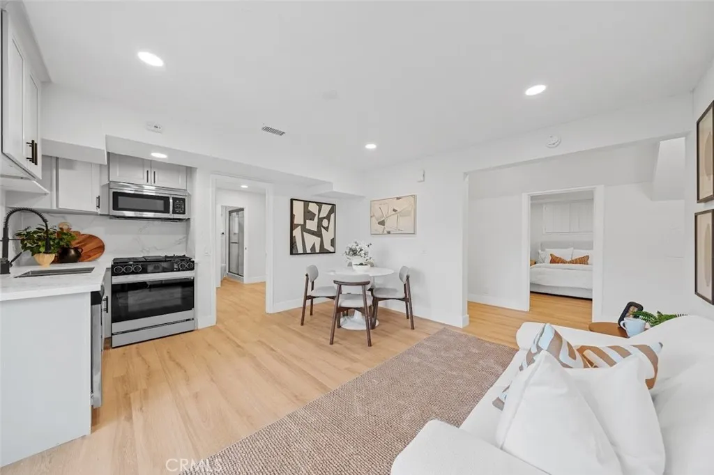 2838 Lambert, Los Angeles, California 90068 home-pic-22