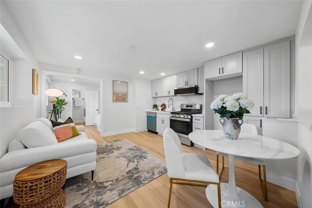 2838 Lambert, Los Angeles, California 90068 home-pic-25