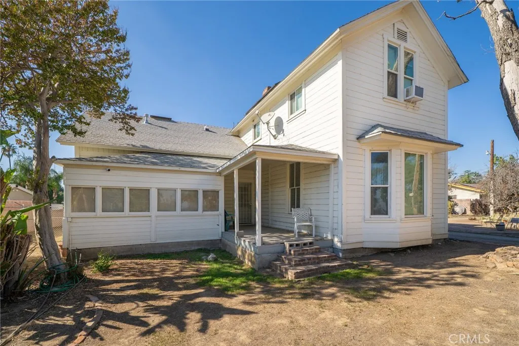 698 Terrace Road, San Bernardino, California 92410 home-pic-1