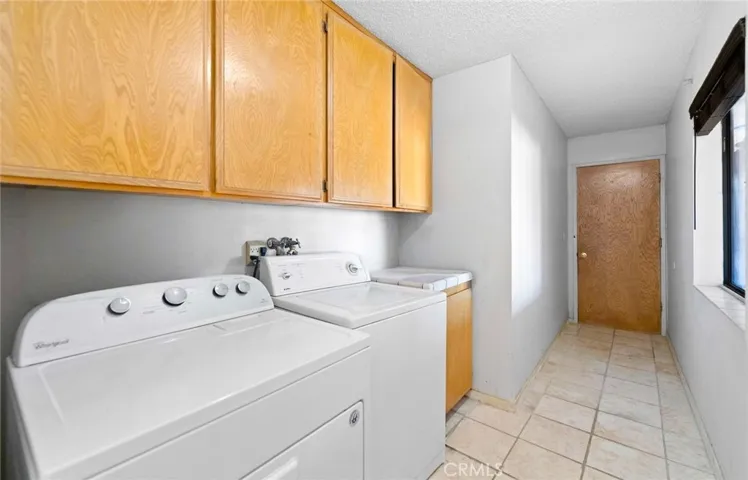 7371 Lyons, Hesperia, California 92345