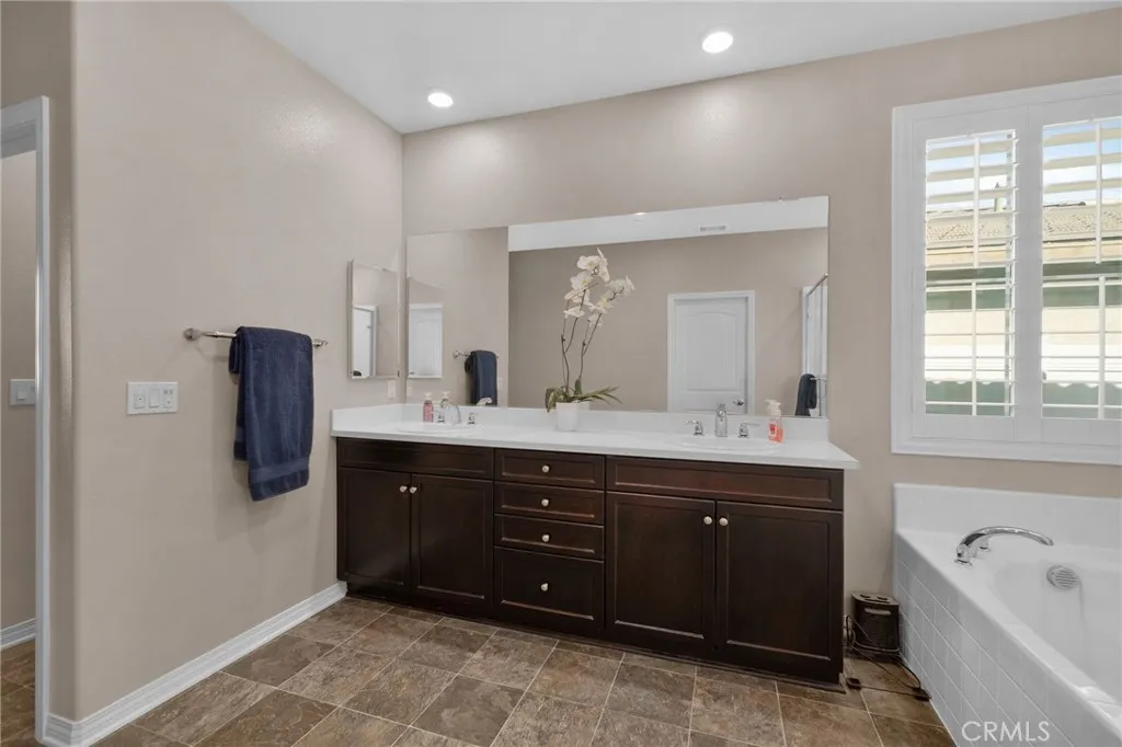 18292 Sassafras, San Bernardino, California 92407 home-pic-16