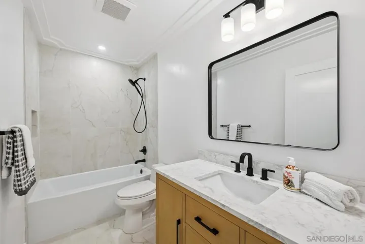 , Encinitas, California 92024
