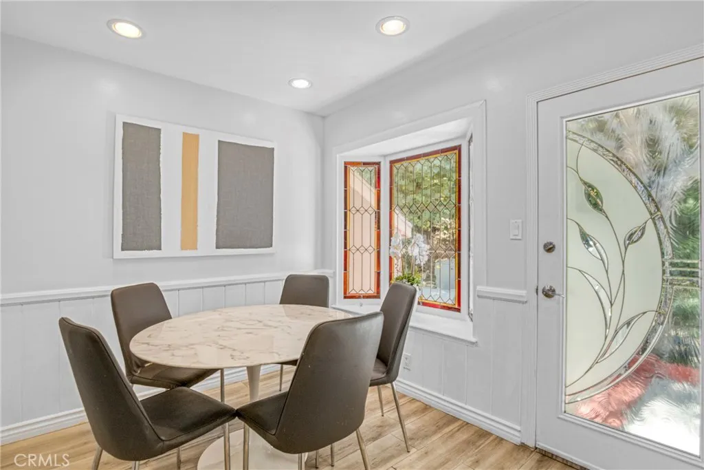 20300 Delita Drive, Woodland Hills, California 91364 home-pic-8