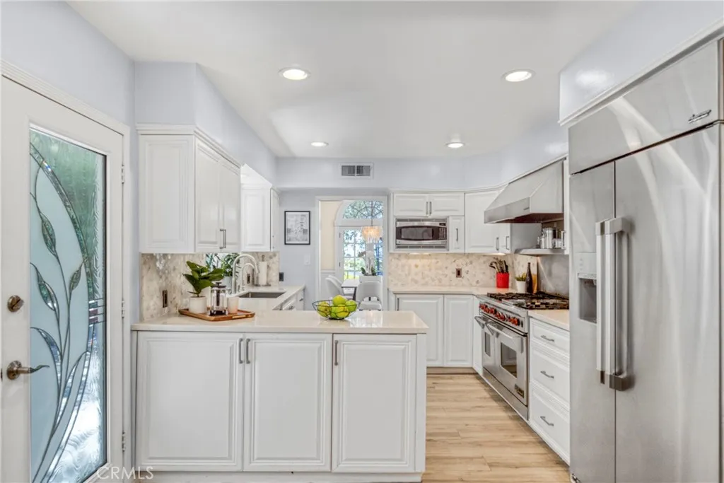 20300 Delita Drive, Woodland Hills, California 91364 home-pic-9