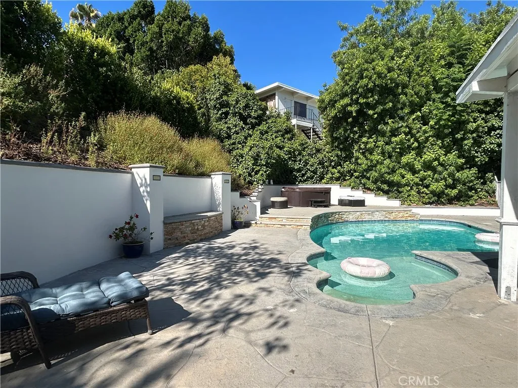 20300 Delita Drive, Woodland Hills, California 91364 home-pic-22