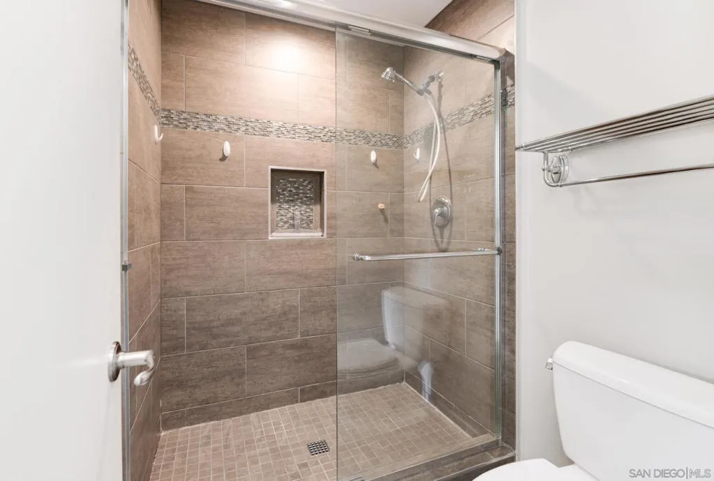 6775 Alvarado Rd 21, San Diego, California 92120 home-pic-12