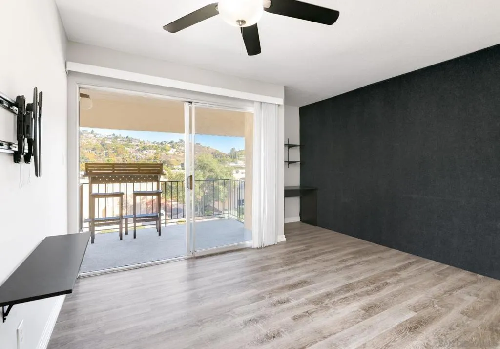6775 Alvarado Rd 21, San Diego, California 92120 home-pic-6