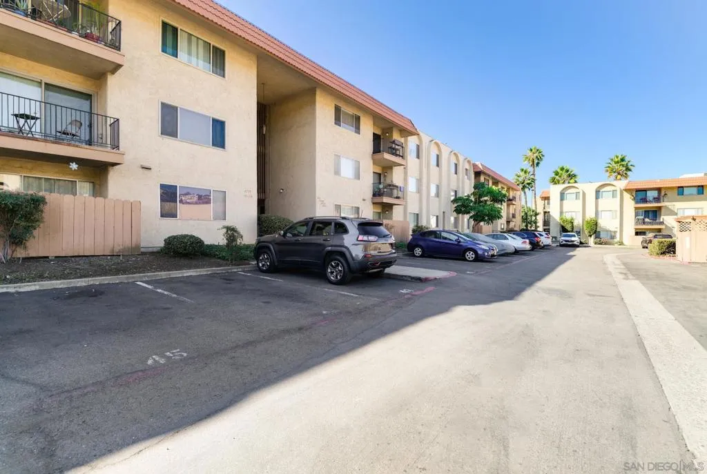 6775 Alvarado Rd 21, San Diego, California 92120 home-pic-21