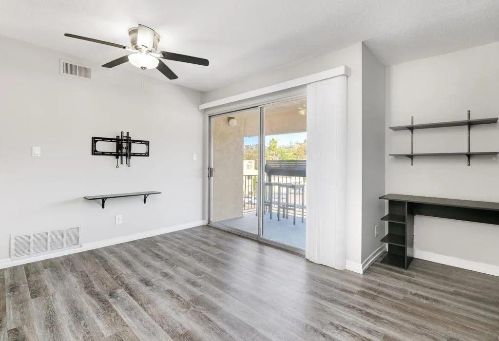 6775 Alvarado Rd 21, San Diego, California 92120 home-pic-4