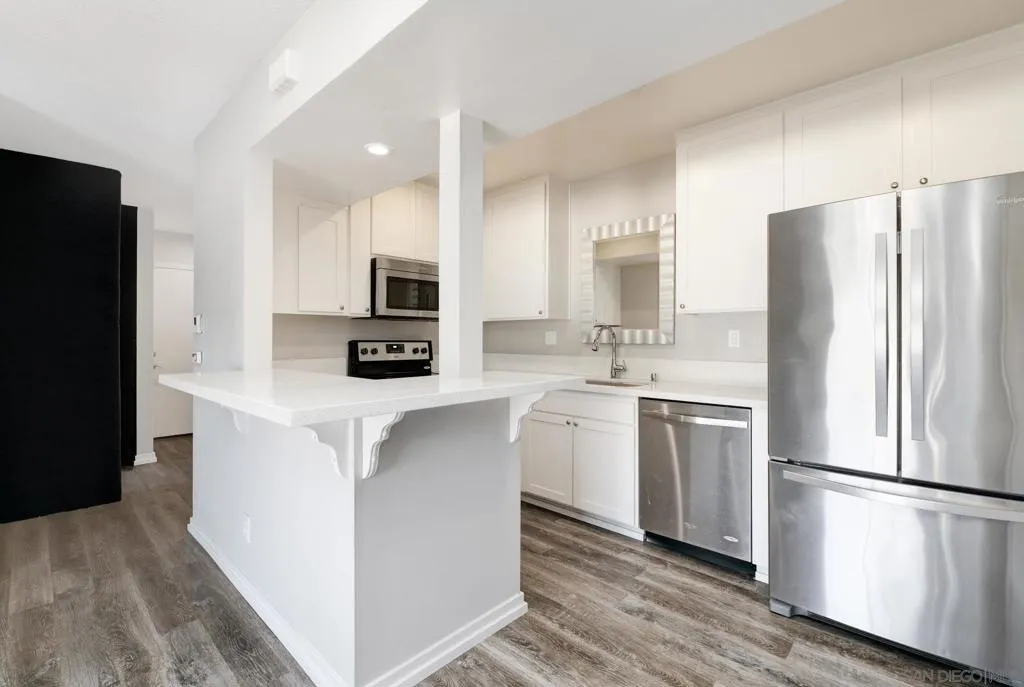 6775 Alvarado Rd 21, San Diego, California 92120 home-pic-1