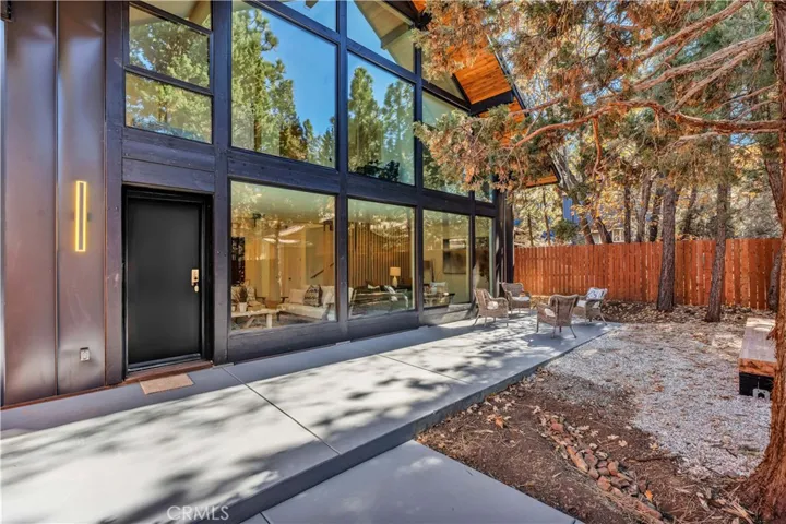216 Leonard Lane, Big Bear, California 92386