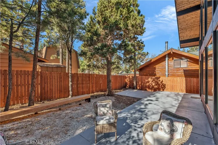 216 Leonard Lane, Big Bear, California 92386
