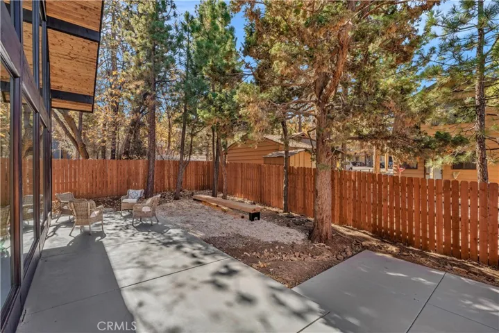 216 Leonard Lane, Big Bear, California 92386