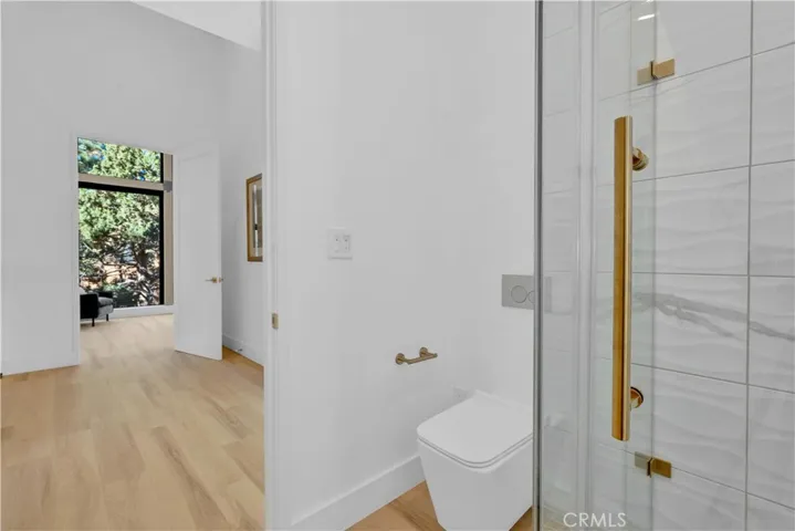 216 Leonard Lane, Big Bear, California 92386