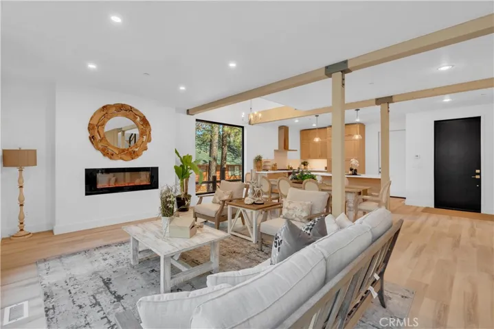 216 Leonard Lane, Big Bear, California 92386
