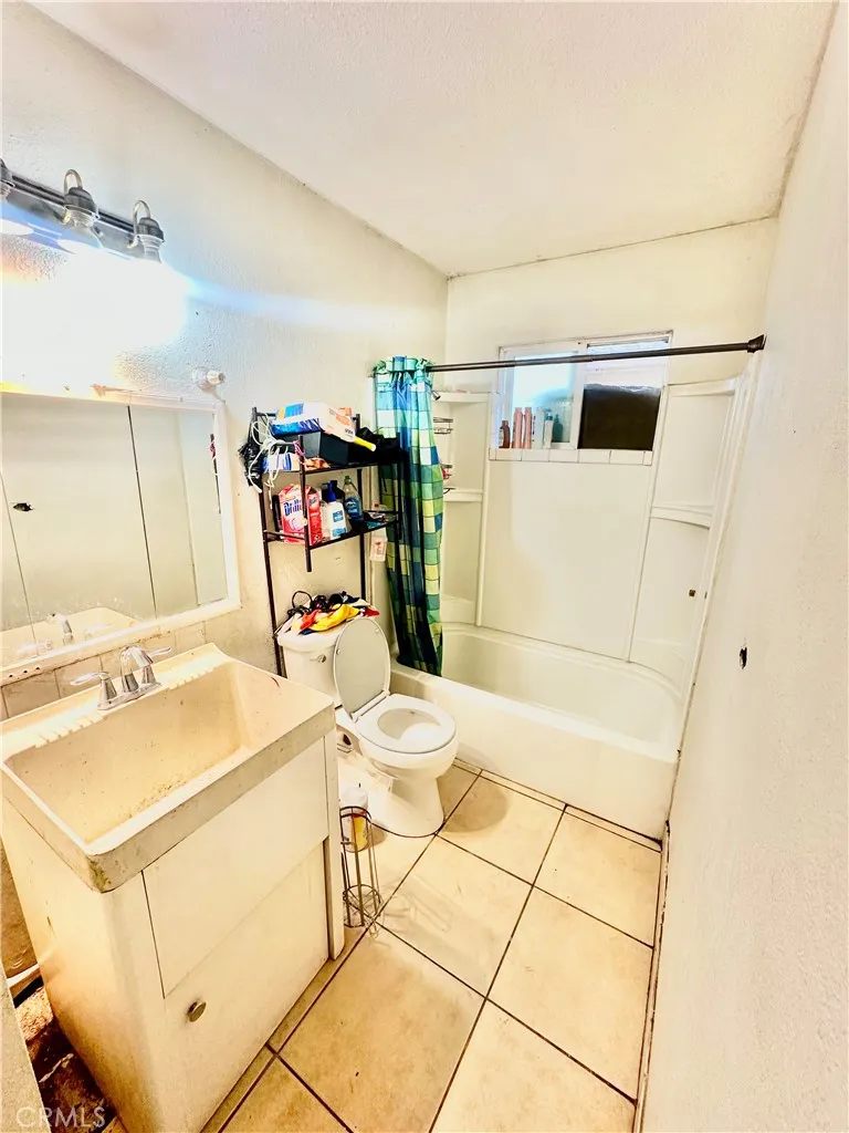 304 N Channing, Fresno, California 93706 home-pic-10