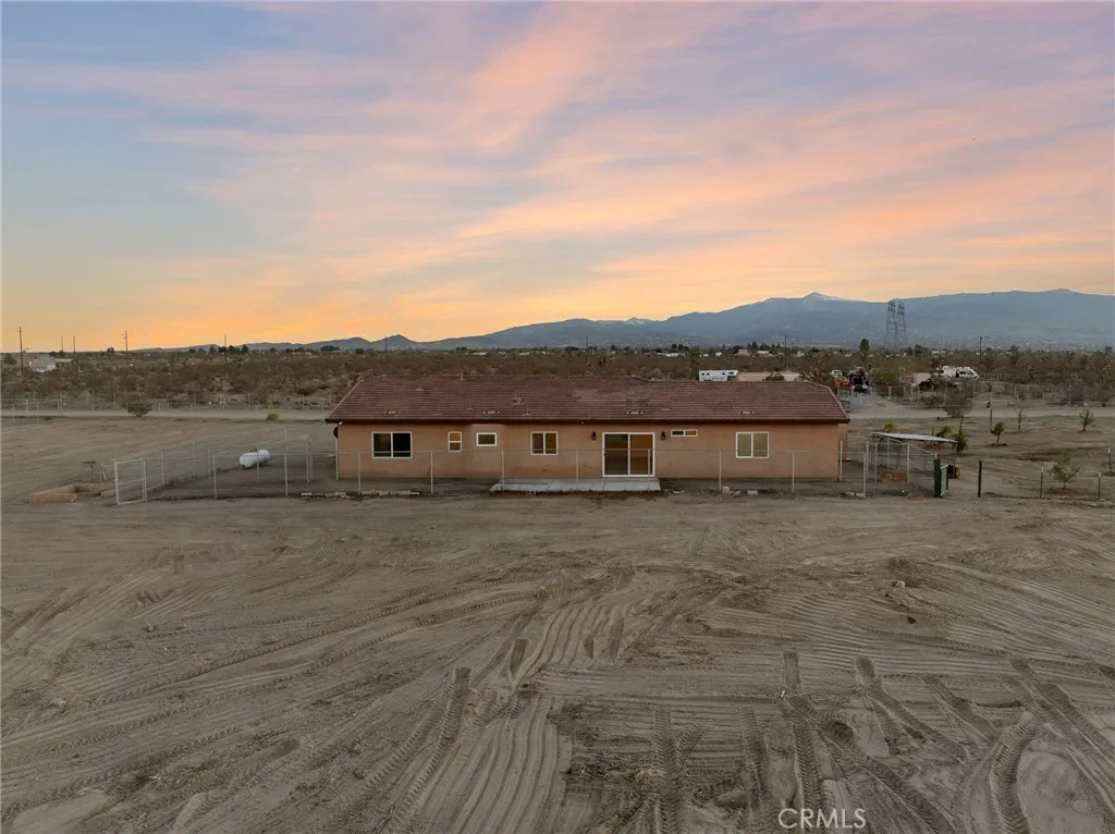 2994 Manzano Road, Pinon Hills, California 92372 home-pic-37