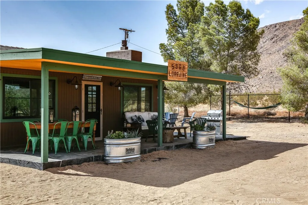 5969 Lorraine Road, Landers, California 92285 home-pic-4
