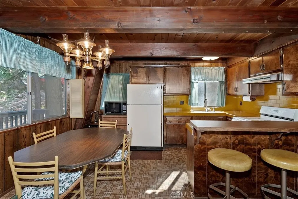 804 Oakmont, Lake Arrowhead, California 92352 home-pic-10