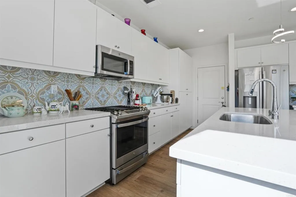 27608 Konyn Court, Valley Center, California 92082 home-pic-8