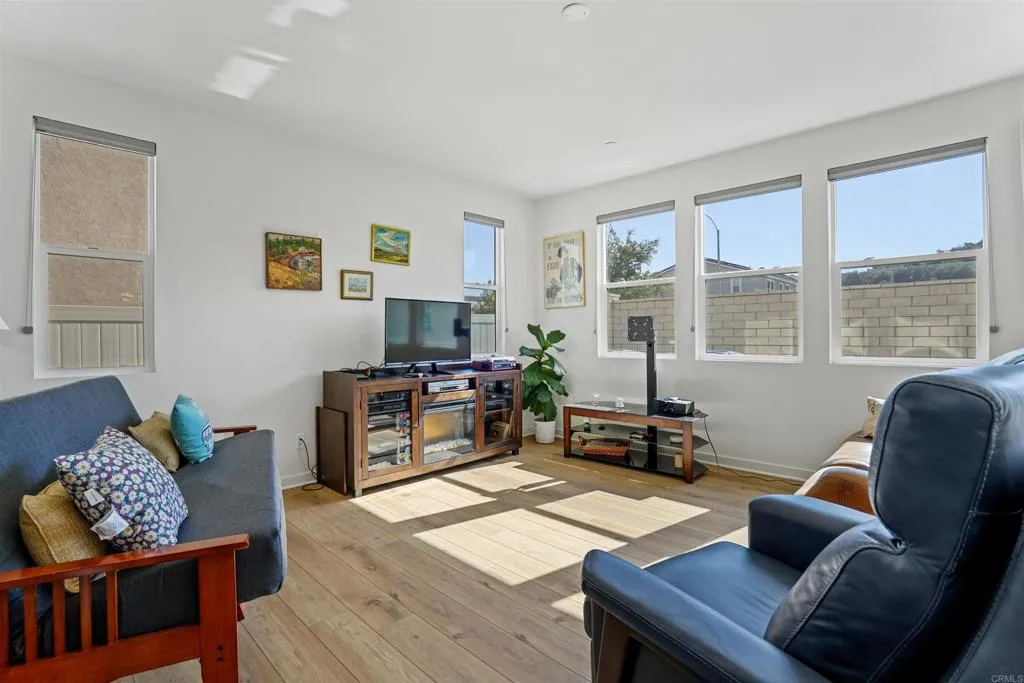 27608 Konyn Court, Valley Center, California 92082 home-pic-4