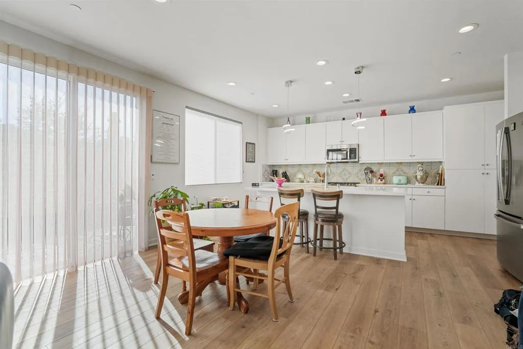 27608 Konyn Court, Valley Center, California 92082 home-pic-22