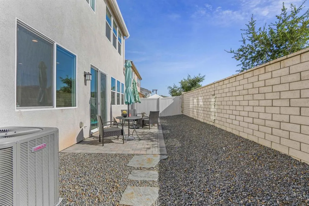 27608 Konyn Court, Valley Center, California 92082 home-pic-9