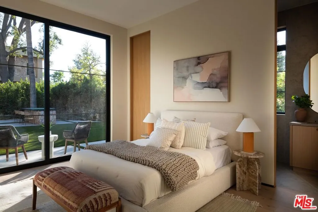 23340 Collins Street, Woodland Hills, California 91367 home-pic-33