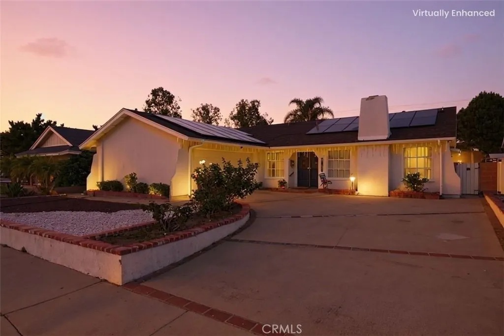 27828 Parkvale Drive, Saugus, California 91350 home-pic-1