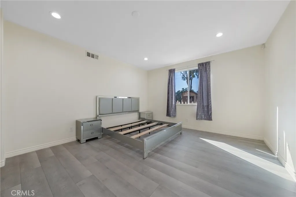 7691 Coffeeberry Drive, Eastvale, California 92880 home-pic-14