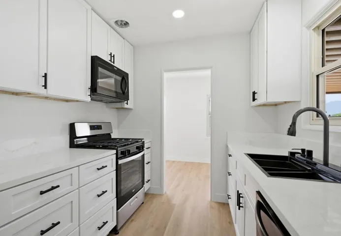 30 KITCHEN
