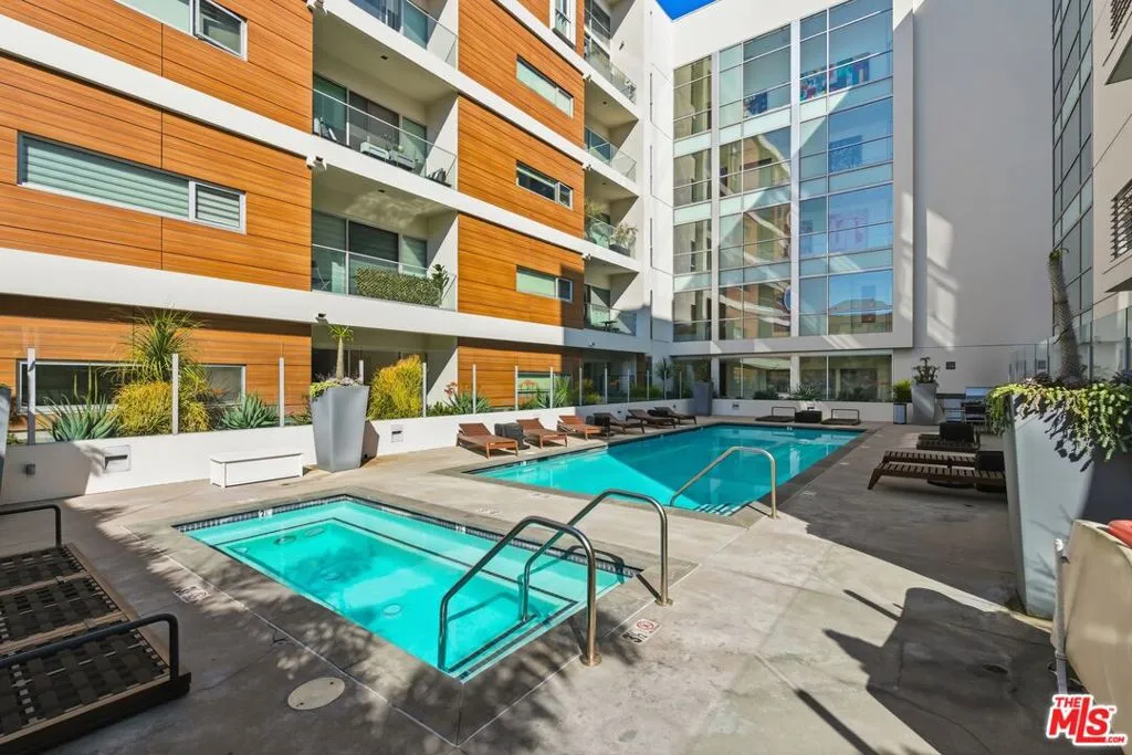 6735 Yucca Street 307, Los Angeles, California 90028 home-pic-23