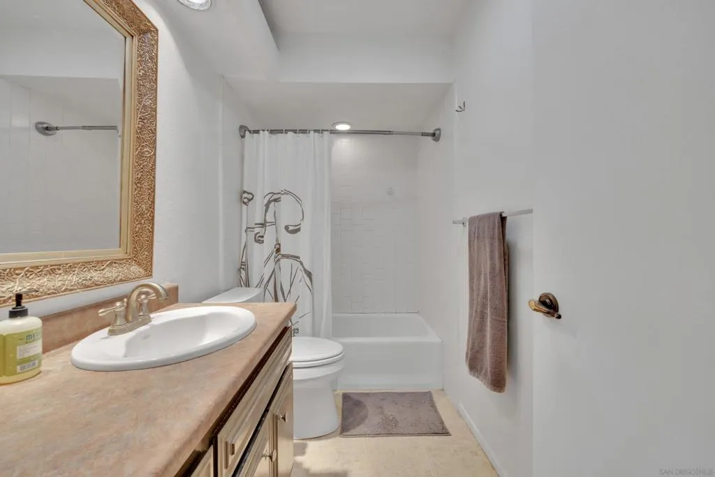 4055 Falcon St 102, San Diego, California 92103 home-pic-27