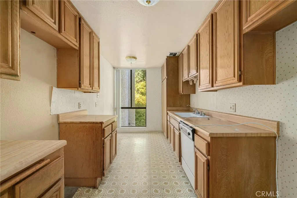 4049 Via Marisol, Los Angeles, California 90042 home-pic-8