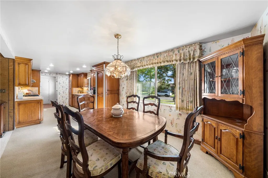 631 E Elizabeth, Orange, California 92867 home-pic-18