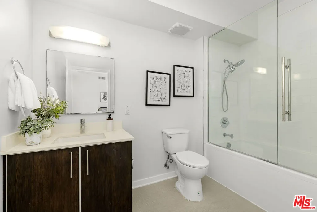 4215 Glencoe Avenue 205, Marina Del Rey, California 90292 home-pic-21