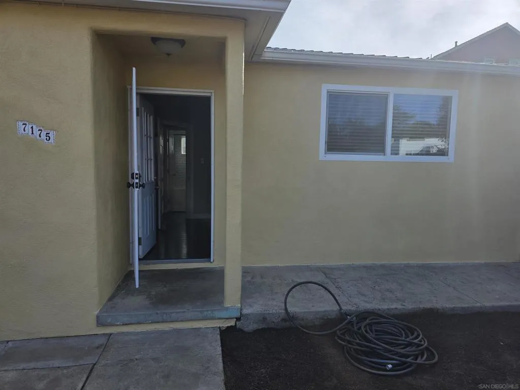 7175 Stanford Ave, La Mesa, California 91942 home-pic-30