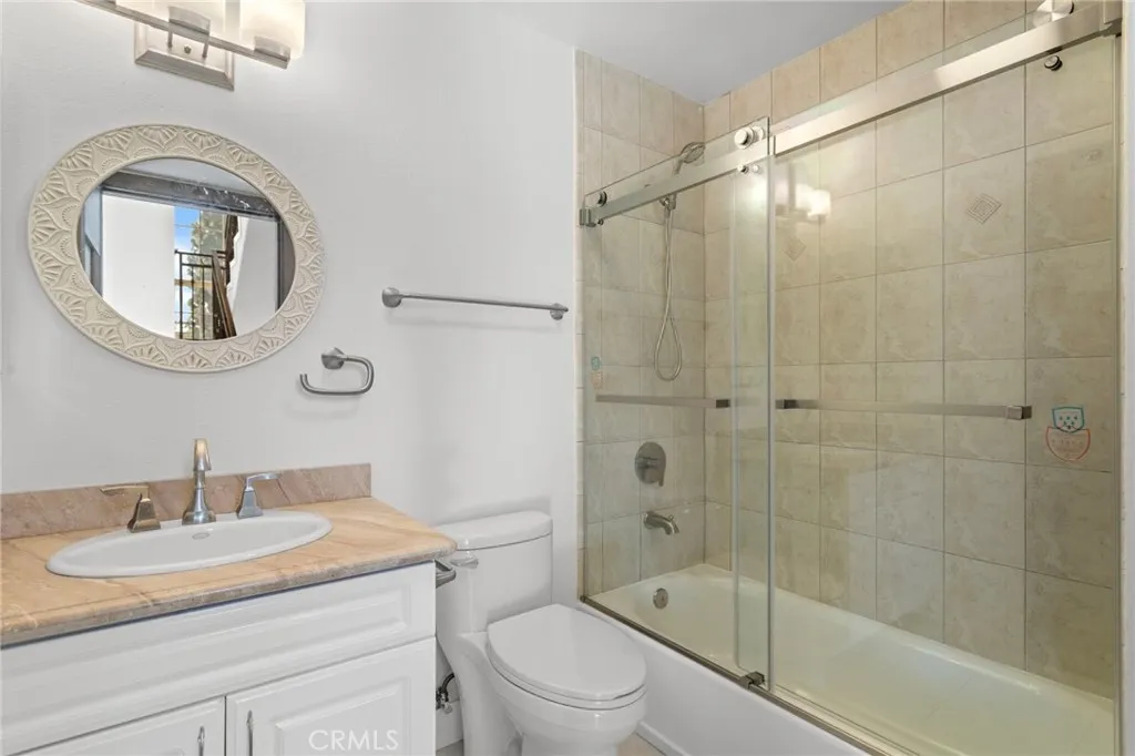 14957 Victory Boulevard 101, Van Nuys, California 91411 home-pic-14
